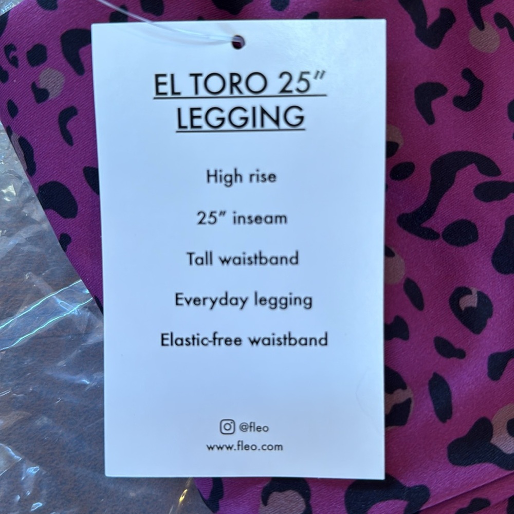Brand New with tag Fleo Bounce Leggings 25” size small Leopard - Picture 2 of 4